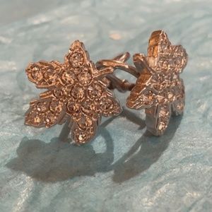 Maple leaf Scewback Vintage earrings. Marked Keyes silver toned.